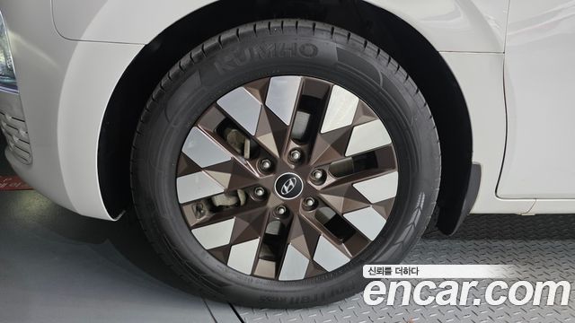 Hyundai Staria 2022 — photo 5