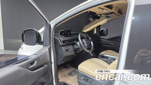 Hyundai Staria 2022 — photo 13