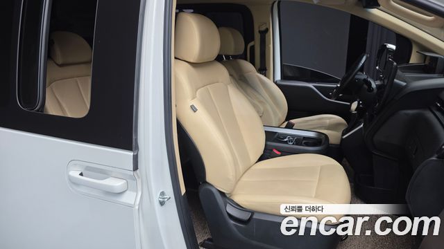 Hyundai Staria 2022 — photo 17
