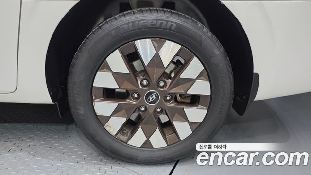 Hyundai Staria 2022 — photo 7