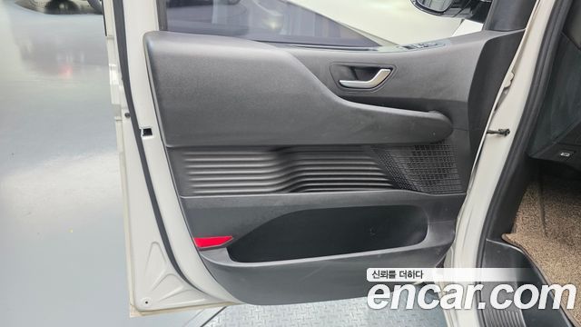 Hyundai Staria 2022 — photo 14