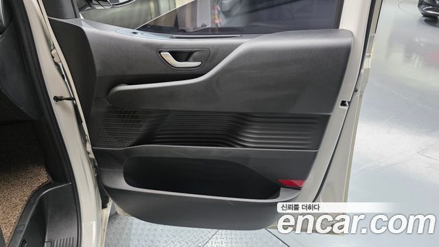 Hyundai Staria 2022 — photo 15