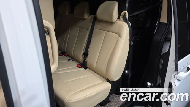 Hyundai Staria 2022 — photo 16
