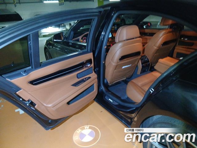 BMW 7-Series 2015 — photo 8