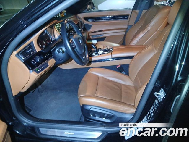 BMW 7-Series 2015 — photo 12
