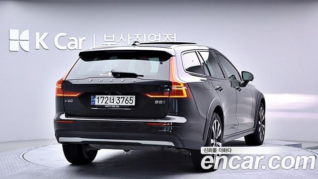 Volvo V60 2023 — photo 4