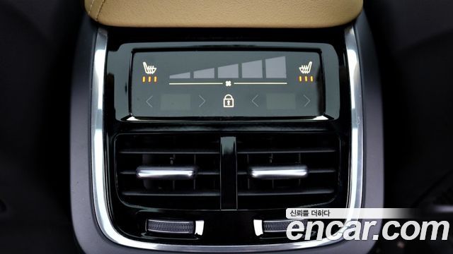 Volvo V60 2023 — photo 12