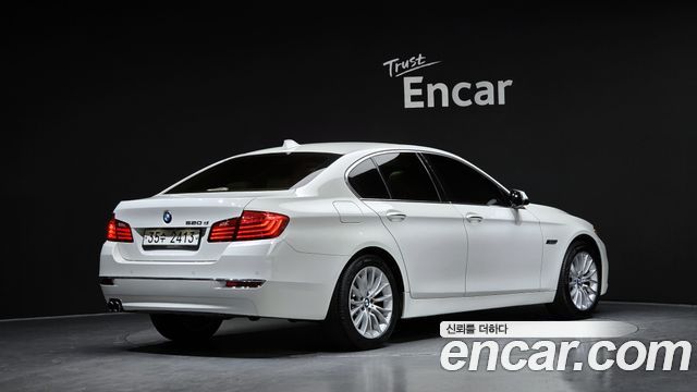 BMW 5-Series 2015 — photo 2