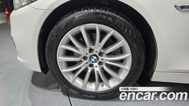 BMW 5-Series 2015 — photo 5