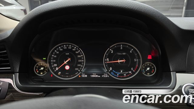 BMW 5-Series 2015 — photo 8