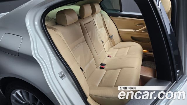 BMW 5-Series 2015 — photo 12