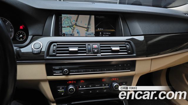 BMW 5-Series 2015 — photo 14