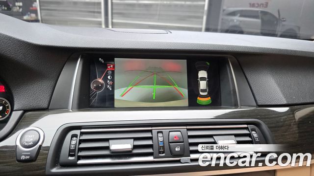 BMW 5-Series 2015 — photo 16