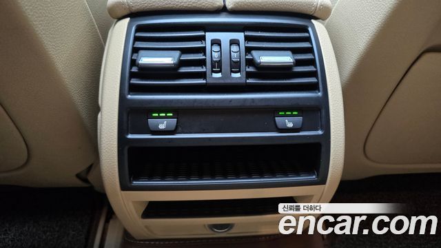 BMW 5-Series 2015 — photo 18