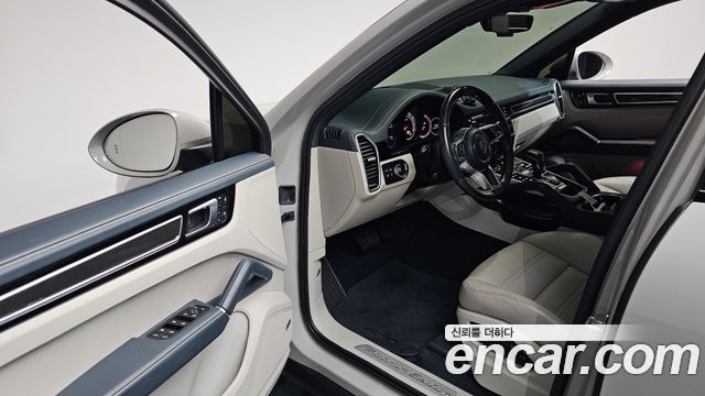 Porsche Cayenne 2022 — photo 13