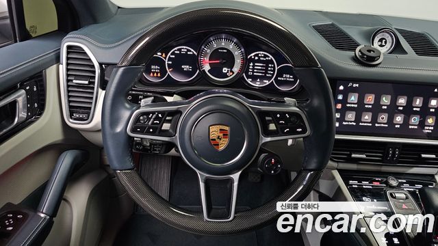 Porsche Cayenne 2022 — photo 19
