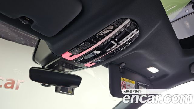 Porsche Cayenne 2022 — photo 28