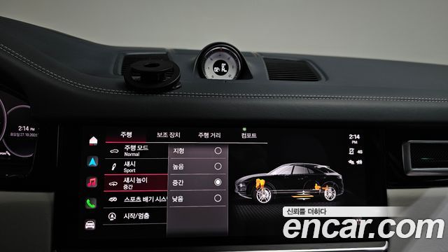 Porsche Cayenne 2022 — photo 33