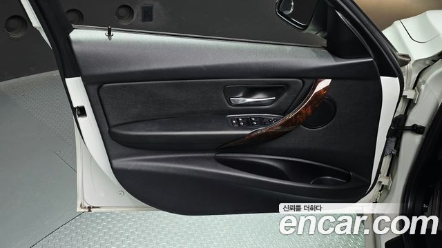 BMW 3-Series 2015 — photo 14