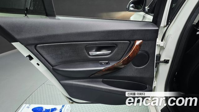 BMW 3-Series 2015 — photo 15