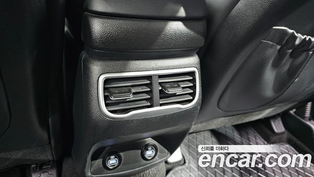 Hyundai Santafe 2023 — photo 32