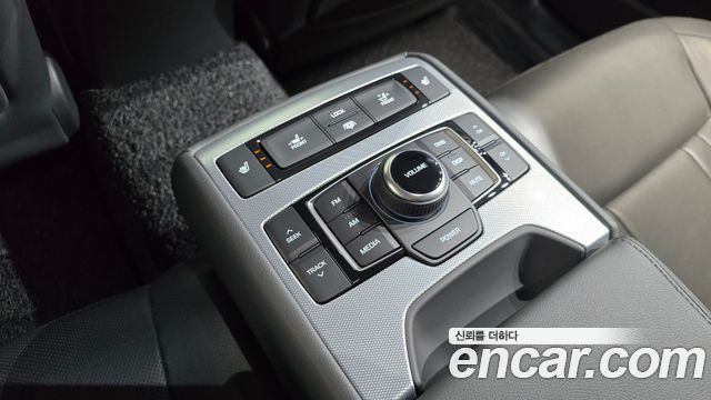 Genesis G80 2020 — photo 27