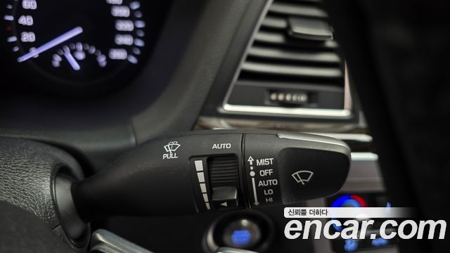 Genesis G80 2020 — photo 29