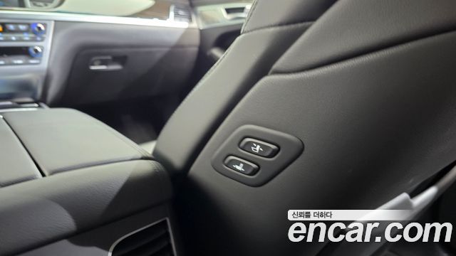 Genesis G80 2020 — photo 35