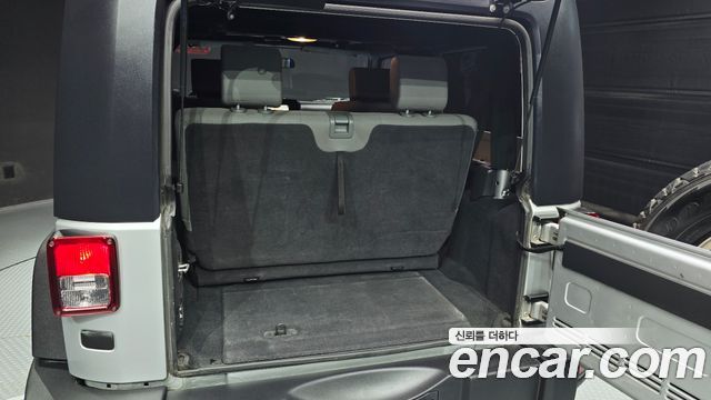 Jeep Wrangler 2009 — photo 22