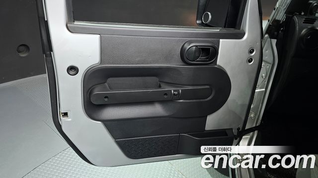 Jeep Wrangler 2009 — photo 14