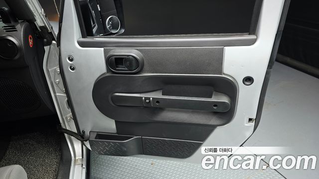 Jeep Wrangler 2009 — photo 15
