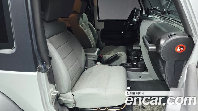 Jeep Wrangler 2009 — photo 16