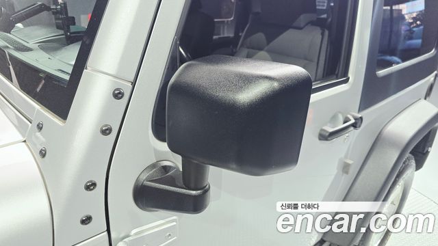 Jeep Wrangler 2009 — photo 28