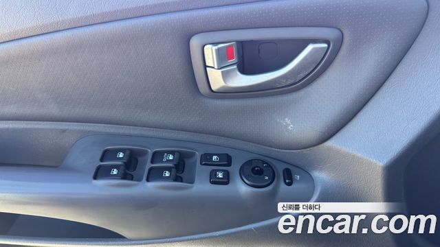Hyundai Tucson 2004 — photo 8