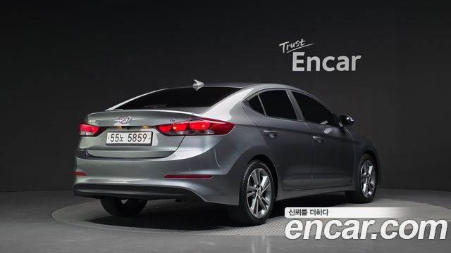 Hyundai AVANTE 2018 — photo 2