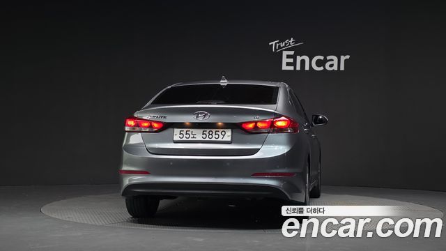 Hyundai AVANTE 2018 — photo 4