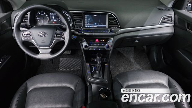Hyundai AVANTE 2018 — photo 7