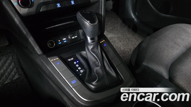 Hyundai AVANTE 2018 — photo 9