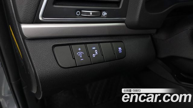 Hyundai AVANTE 2018 — photo 12