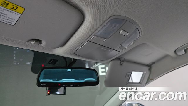 Hyundai AVANTE 2018 — photo 16