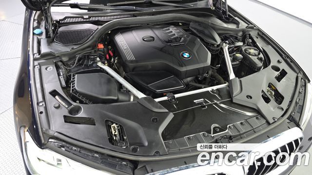 BMW 5-Series 2023 — photo 6