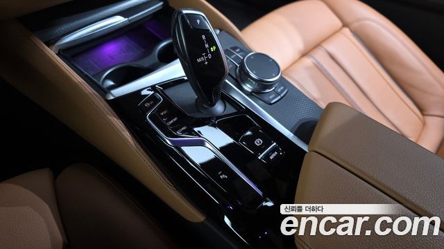 BMW 5-Series 2023 — photo 12