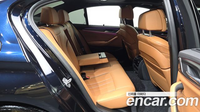 BMW 5-Series 2023 — photo 17