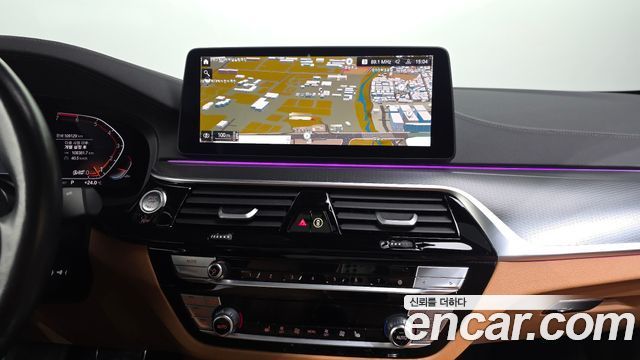 BMW 5-Series 2023 — photo 20