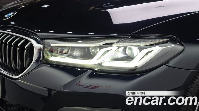 BMW 5-Series 2023 — photo 8