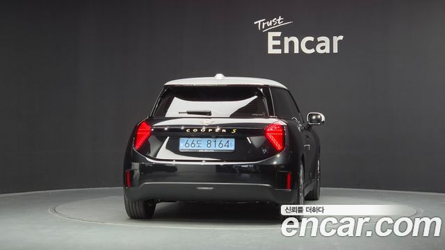 Mini Cooper 2024 — photo 4