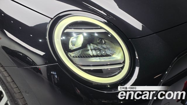 Mini Cooper 2024 — photo 8