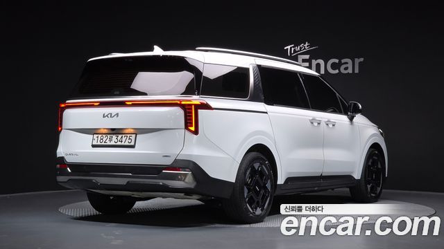 Kia Canival 2025 — photo 2