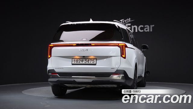 Kia Canival 2025 — photo 4
