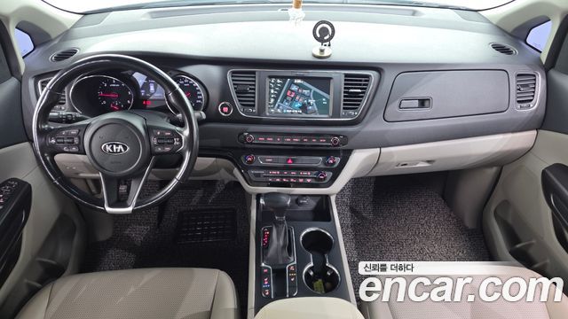 Kia Canival 2019 — photo 7